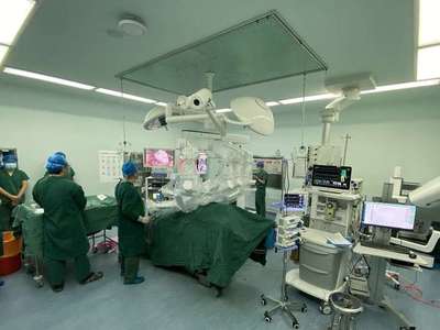 浙江大學(xué)醫(yī)學(xué)院附屬邵逸夫醫(yī)院 中國首例5G超遠(yuǎn)程機(jī)器人肝膽手術(shù)的成功實踐與硬件輔助設(shè)備研究